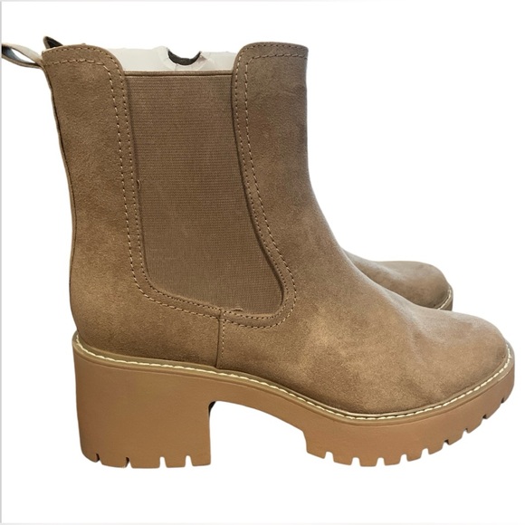 Universal Thread Shoes - Tan Zip Up Heeled Boots